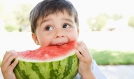 17ccc吃瓜爆料免费吃,免费畅享瓜界盛宴！